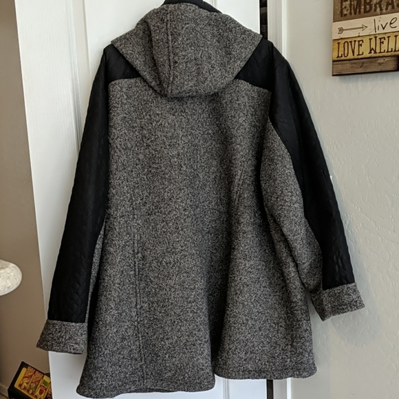 Plus size Women's Coat - Picture 4 of 4